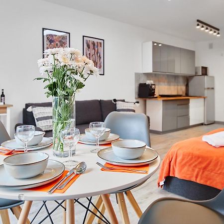 Golden Hour Apartments- Bohaterow Wrzesnia 101 ชวีโนวิชแจ ภายนอก รูปภาพ