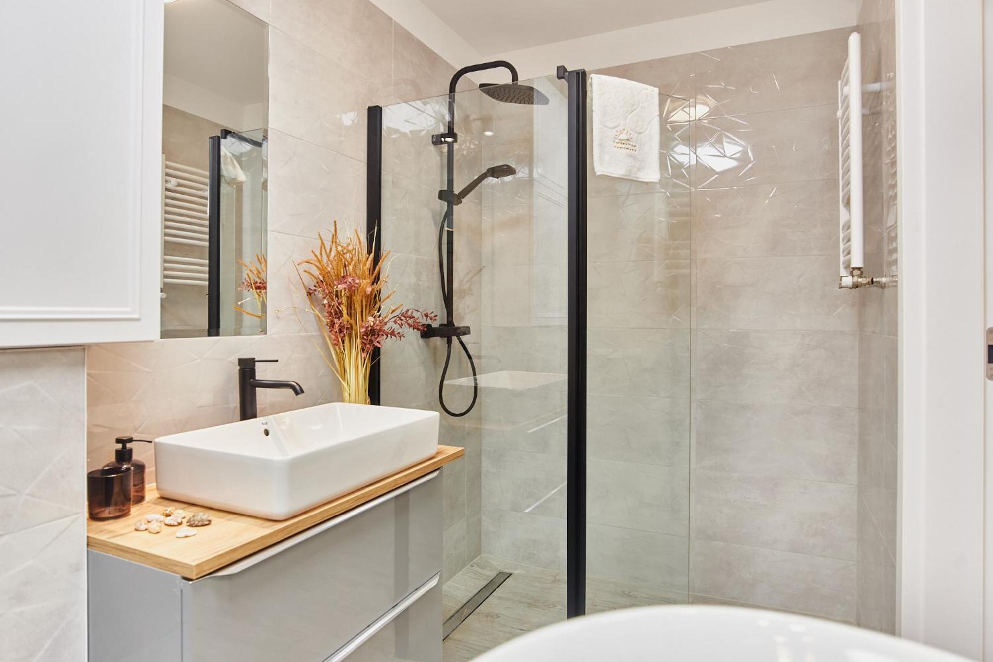 Golden Hour Apartments- Bohaterow Wrzesnia 101 ชวีโนวิชแจ ภายนอก รูปภาพ